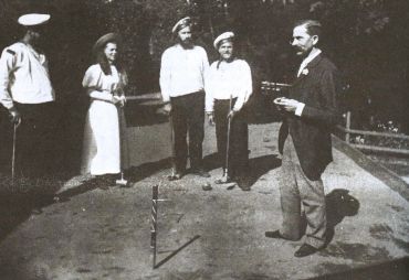 La Gran Duquesa Olga jugando al croquet (Kiev, 1896)